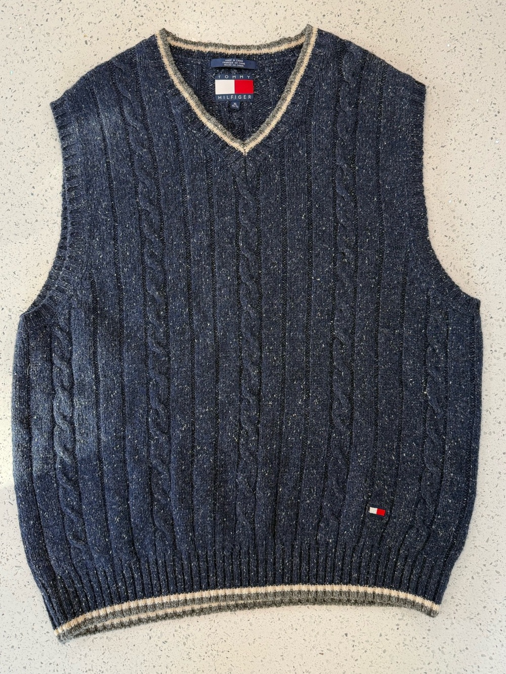 Tommy Hilfiger Men's Navy Cable-Knit V-Neck Sweater Vest with Cream Trim